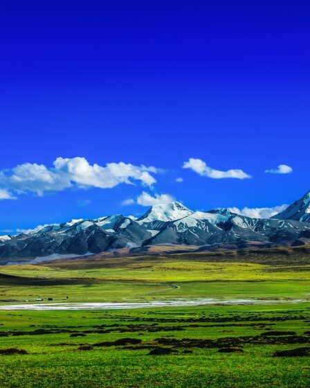 theravada buddhism, monks at tibet, tibet