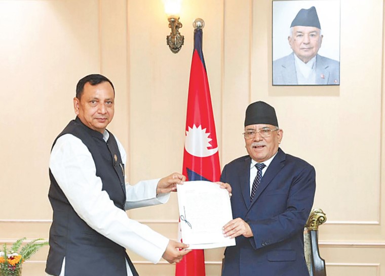All-party team from Madhesh memos prime minister on provincial powers