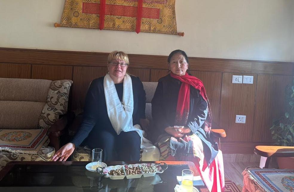 Kalon Tharlam Dolma Changra Meets with Founding Director of Finnish-Tibet Committee